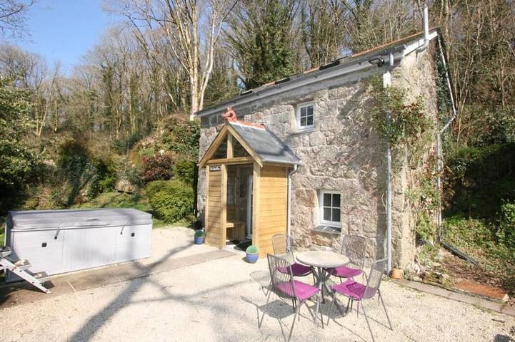 Cottage for 2 people, with Hot tub and Garden in Cornwall