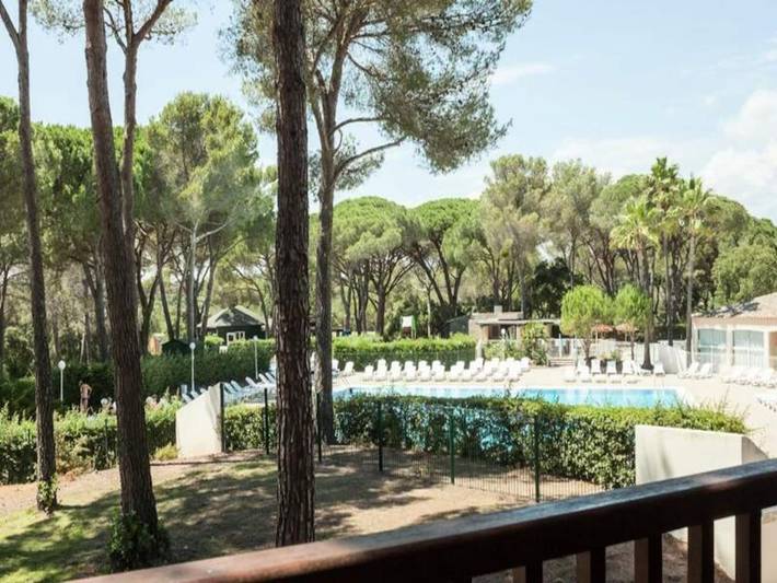 Gîte pour 6 personnes, avec bassin pour enfant ainsi que balcon et piscine, animaux acceptés dans Golf et Tennis Club de Valescure - 2