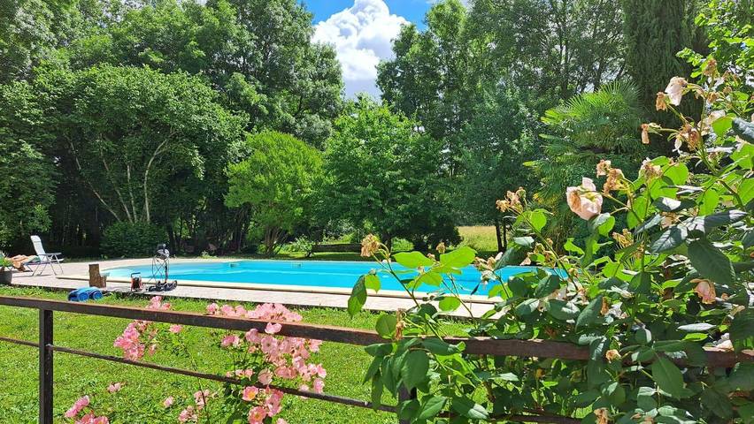 Chambre d’hôte pour 4 personnes, avec jardin et piscine en Charente - 2
