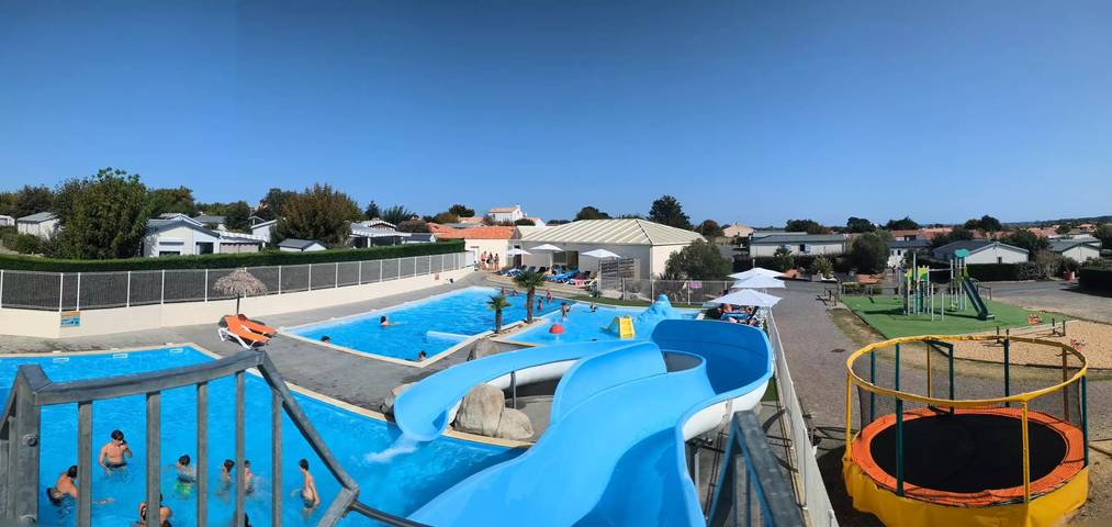 Camping pour 6 personnes, avec jardin à Brem-sur-Mer - 2