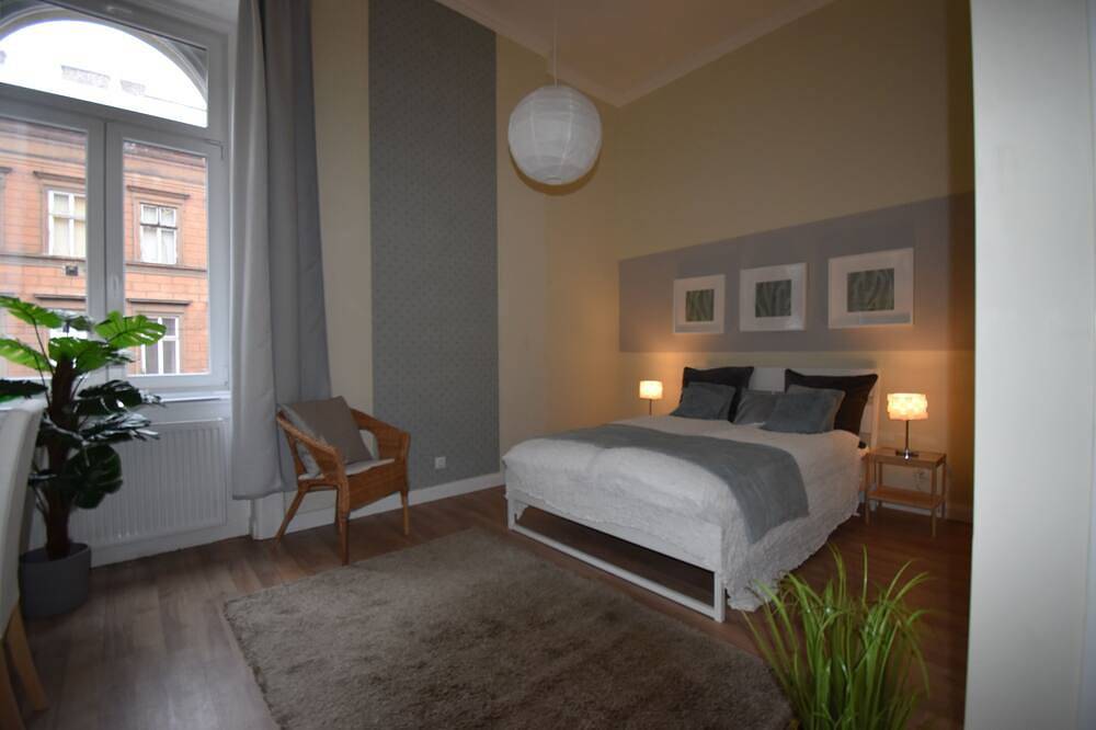 Entire apartment, Beautiful central 4 bedroom / 4 bathroom in Budapest, Danube-Ipoly National Park