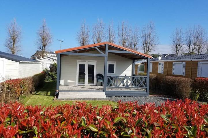 Chalet pour 4 personnes, avec Jardin et Piscine