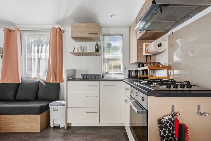 Camping für 6 Personen, mit Whirlpool und Garten sowie Kinderpool, mit Haustier in Frejus - 4