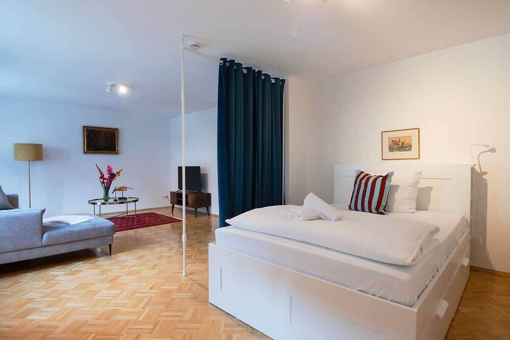 Ganze Wohnung, Stilvolle Altbauwohnung beim Lindentor in Memmingen, Bayerisch Schwaben