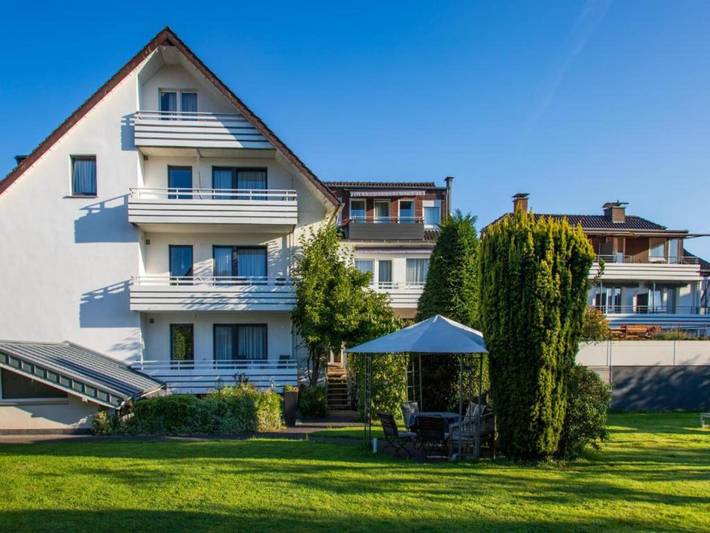 Hotel, mit Balkon und Terrasse sowie Garten und Sauna in Horn-Bad Meinberg
