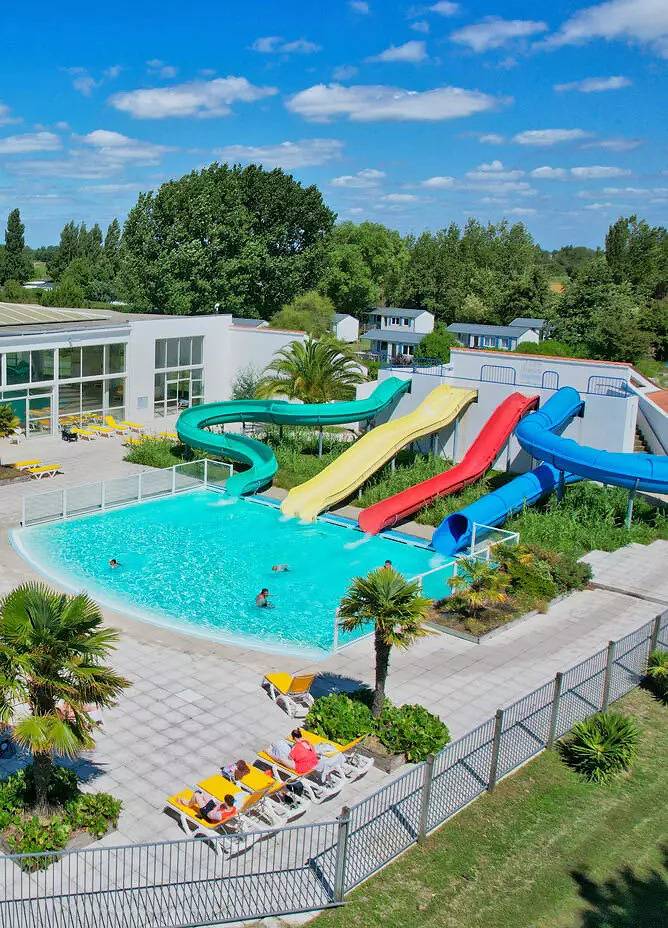 Mobil home pour 6 personnes, avec terrasse dans Plage De La Paree Du Jonc