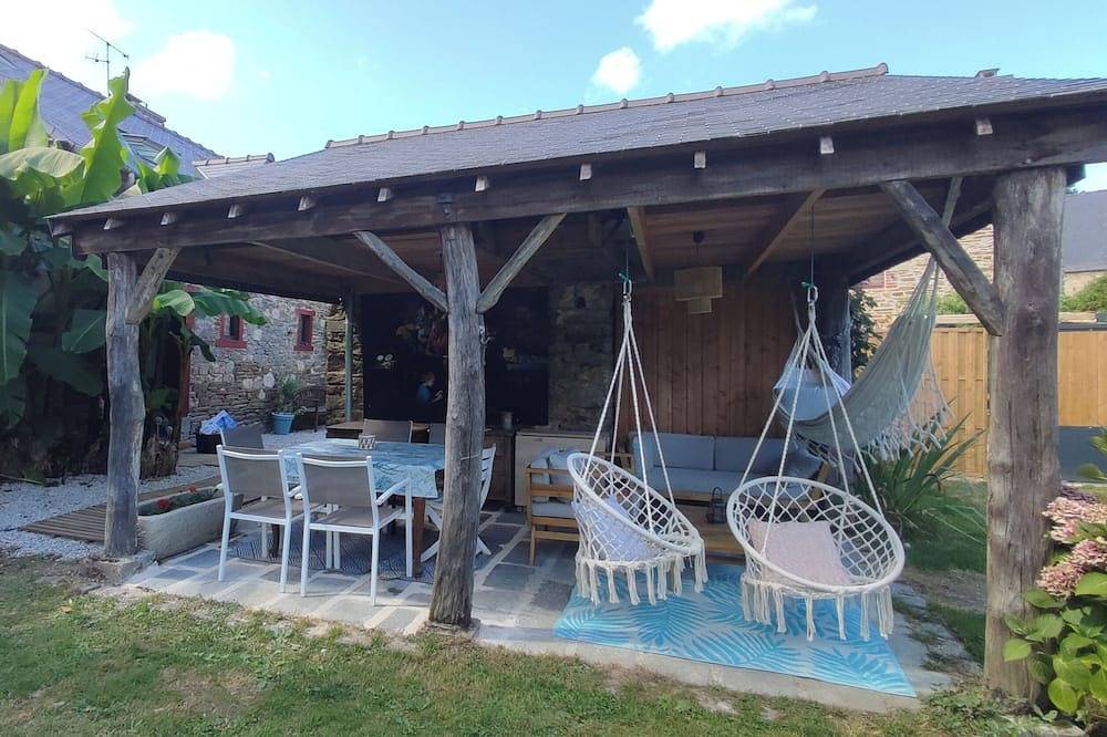 La ferme de Merlin Charming cottage in the countryside, 15' from St Malo in Plouër-sur-Rance, Dinan region
