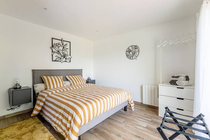 Location de vacances pour 4 personnes, avec sauna et jardin à Malville