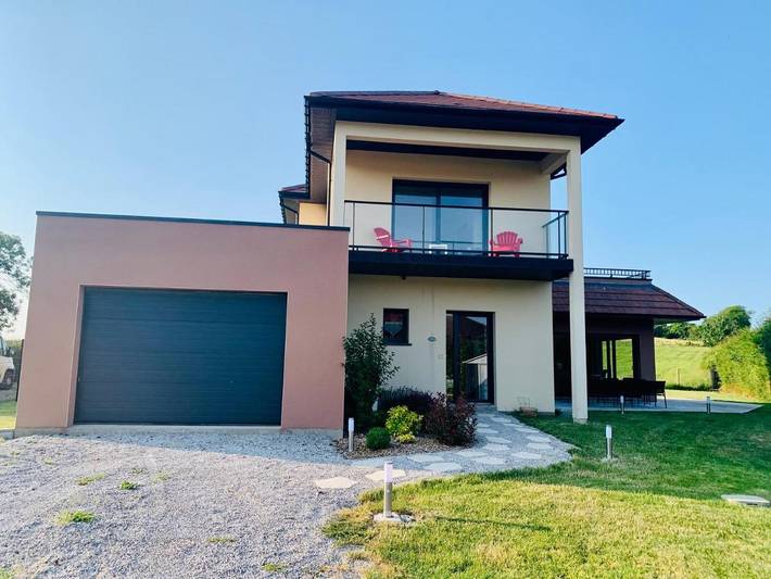 Location de vacances pour 8 personnes, avec Balcon et Terrasse ainsi que Jardin et Vue à Verlincthun