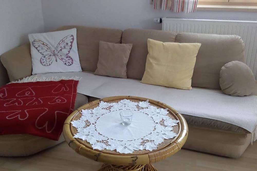 Ganze Wohnung, Haus Funk - Ferienwohnung Birnenlaube (2 Schlafz.) in Unterammergau, Bayerische Alpen