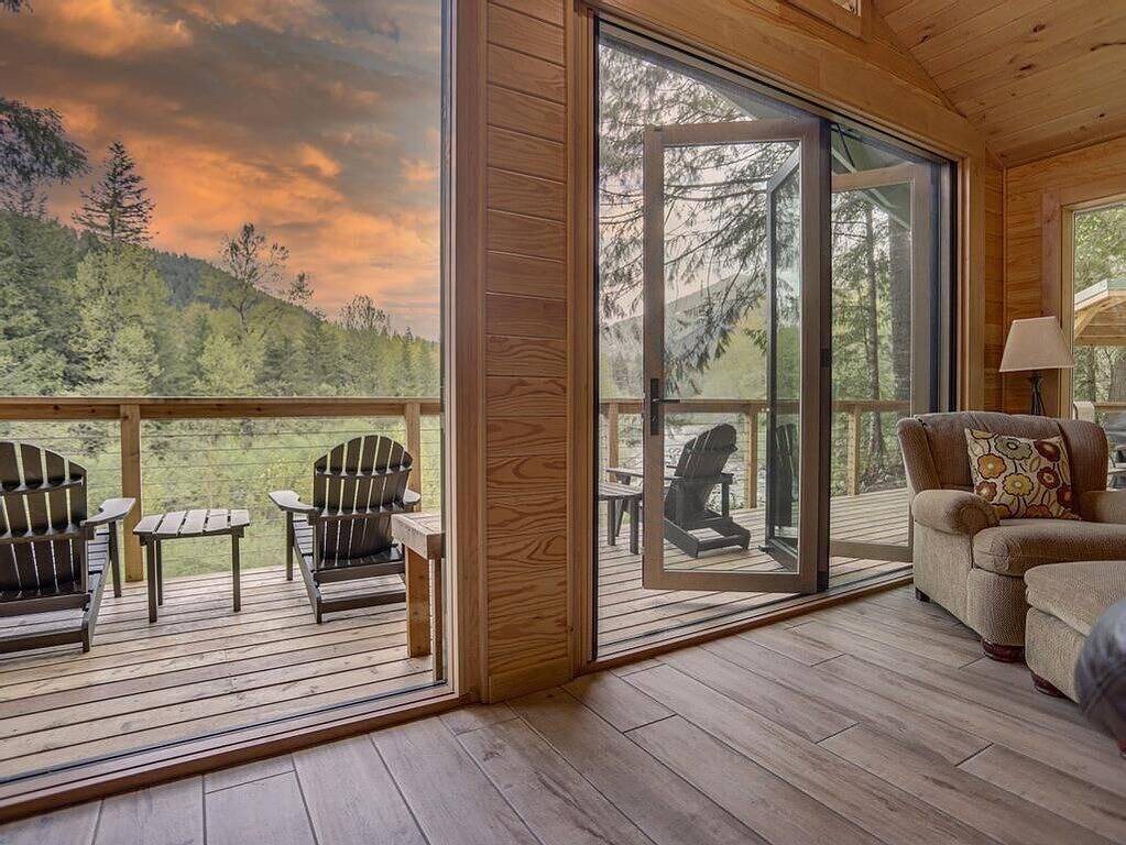 River View Cabin - Cozy Cabin, Awesome Views, Fireplace, Hot Tub in Welches, Mount Hood