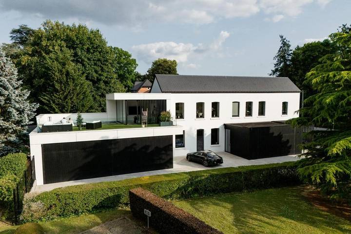 Location de vacances pour 2 personnes, avec piscine et terrasse dans Wépion - 2