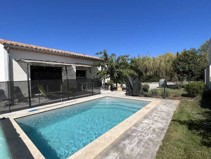 Gîte pour 4 personnes, avec Terrasse ainsi que Jardin et Piscine