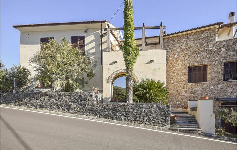 Casa vacanza per 7 persone, con Terrazza a Vado Ligure