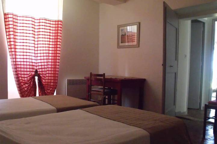 Location de vacances pour 4 personnes, avec jardin à Lussan - 2