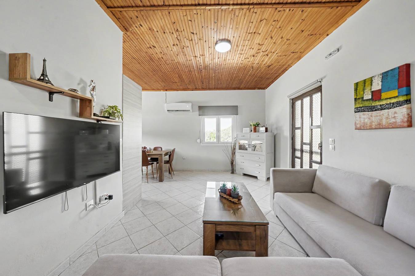 Casa Vacanze 'Karousades Olive House' con Vista Montagna, Wi-Fi e Aria Condizionata in Corfù