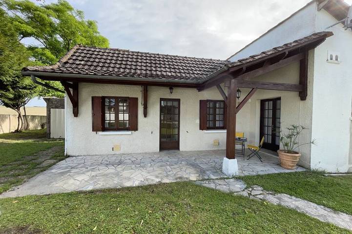 Gîte pour 4 personnes, avec jardin ainsi que terrasse et jacuzzi à Saint-Martial-Viveyrol