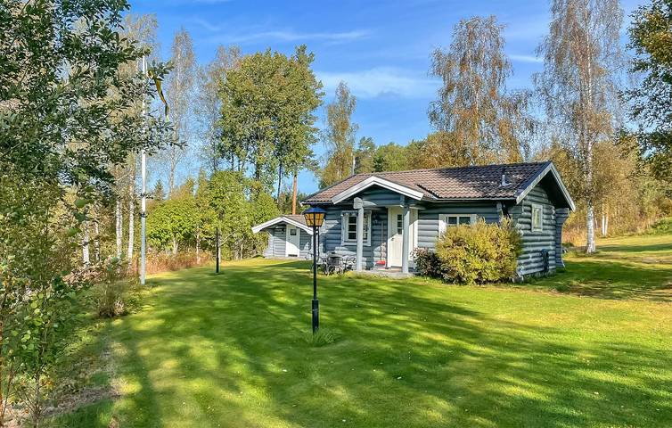 Hus för 5 Personer med trädgård in Dalslands kanal