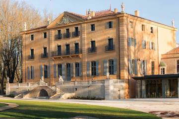 Hôtel pour 2 personnes, avec piscine et jardin, animaux acceptés à Le Puy-Sainte-Réparade