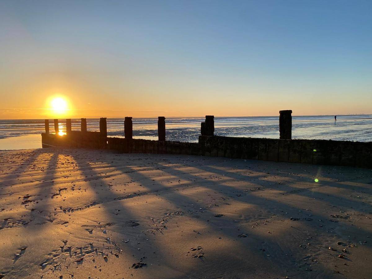 South View - West Wittering beach house with direct beach access in West Wittering Beach, West Wittering