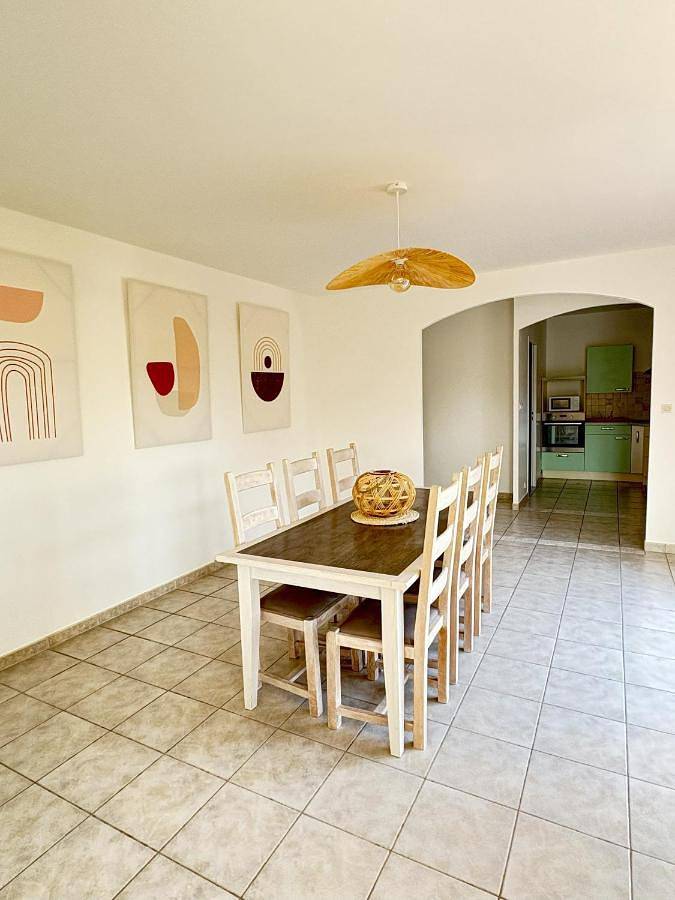 Location de vacances pour 8 personnes, avec jardin et terrasse à Saint-Guiraud