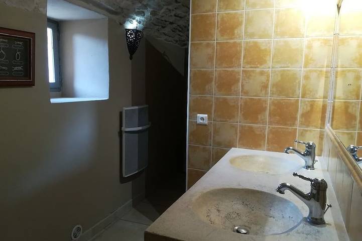 Location de vacances pour 4 personnes, avec jacuzzi ainsi que jardin et terrasse à Vézénobres - 4