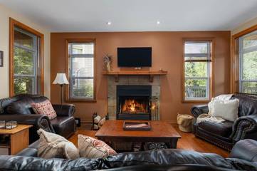 Chalet pour 10 personnes, avec terrasse et piscine dans Mont-Tremblant
