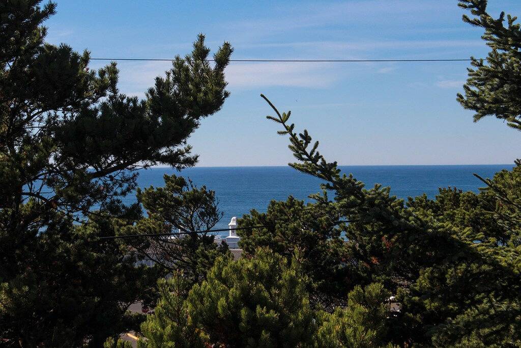 Gemütliches, renoviertes Haus mit Blick auf den Ozean und einfachem Zugang zum Strand! in Newport (OR), Lincoln County (OR)