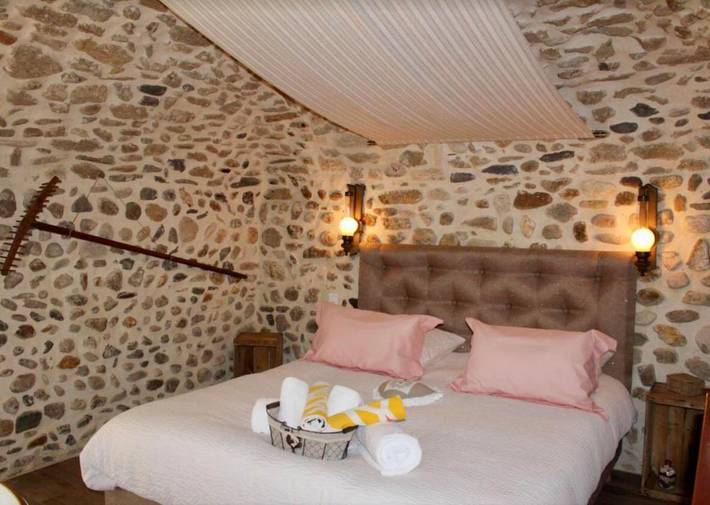 Location de vacances pour 2 personnes, avec piscine ainsi que vue et jardin à Saint-Victor-de-Malcap - 3