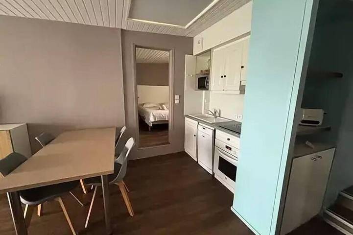 Location de vacances pour 6 personnes, avec terrasse à Parent - 4