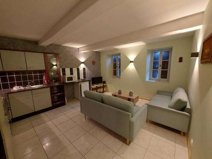 Location de vacances pour 5 personnes, avec jardin et bassin pour enfant ainsi que vue et piscine à Saint-Frajou - 2