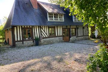 Gîte pour 5 personnes, avec jardin, adapté aux familles à Saint-Vaast-en-Auge