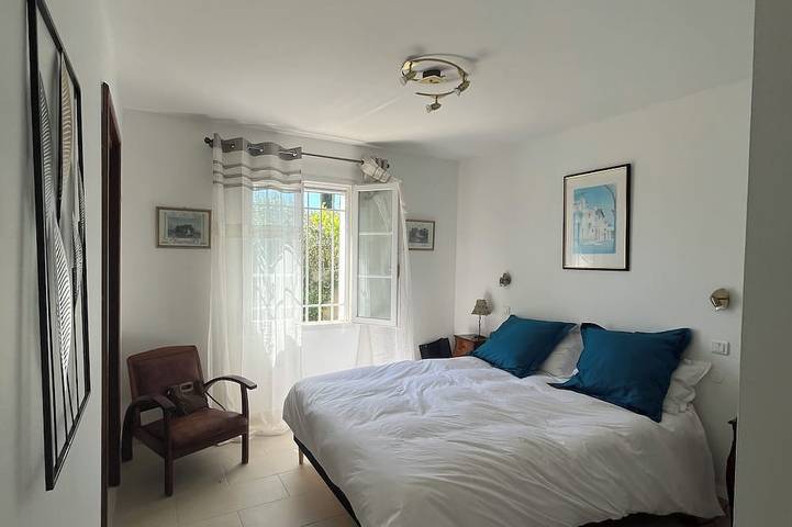 Location de vacances pour 10 personnes, avec jardin et terrasse, animaux acceptés à Saint-Maximin (Nimes) - 3