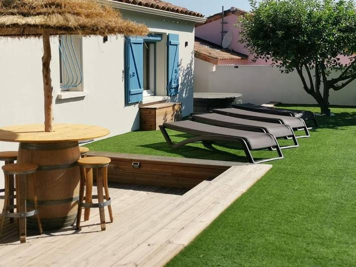 Location de vacances pour 4 personnes, avec vue ainsi que piscine et jardin à Moussan - 3