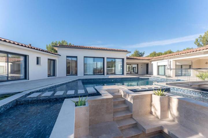 Chalet para 8 personas, con jacuzzi además de jardín y piscina - 1