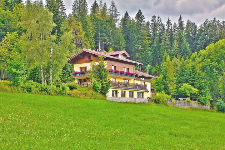 Bnb für 2 Personen, mit Balkon und Terrasse sowie Garten und Ausblick in Altenmarkt im Pongau
