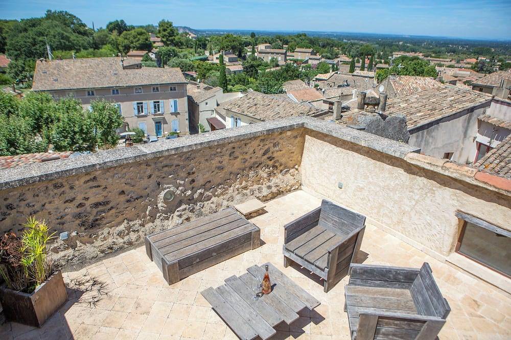 The old oven in Robion, Parc naturel régional du Luberon