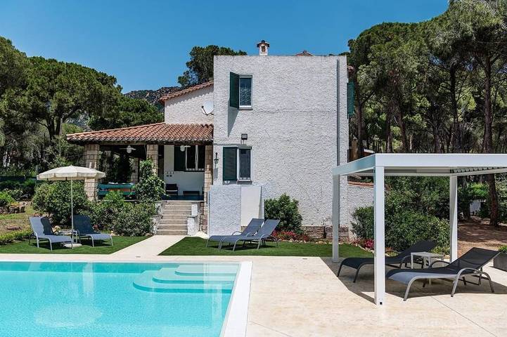 Casa vacanza per 10 persone, con giardino in Santa Margherita di Pula