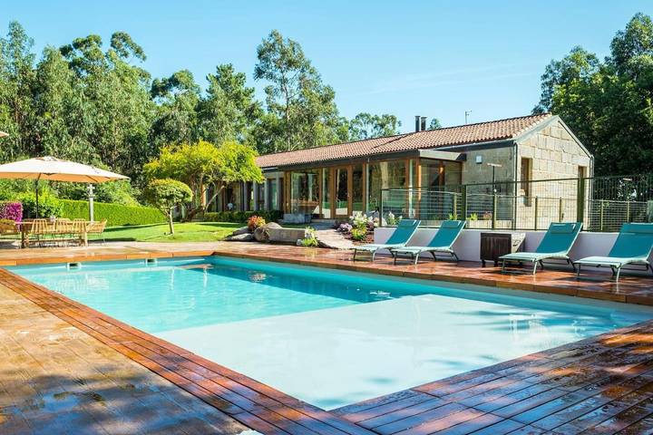 Apartamento para 12 personas, con Terraza y Piscina en Marín