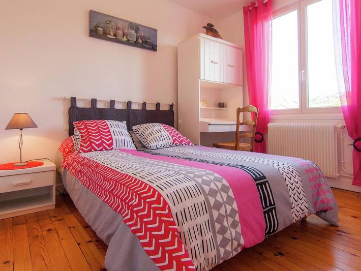Classy Holiday Home with Garden, Barbecue, Garden Furniture in Malemort, Brive-la-Gaillarde region