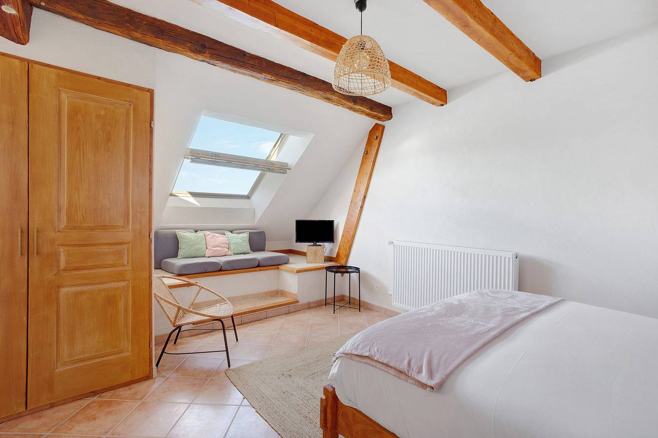 Bed & Breakfast „Chamois – Camping Le Mont Orel“ mit Seeblick und Gemeinschaftsterrasse in Saint-André-d'Embrun, Nationalpark Écrins