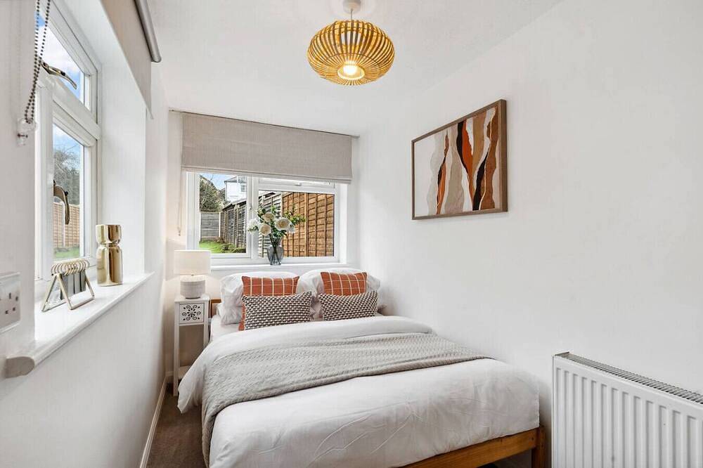 The Guildford Manor | Free Parking | 6 Beds in Guildford, Surrey