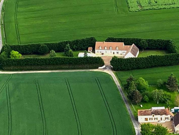 Gîte pour 15 personnes, avec jardin et piscine, animaux acceptés à Landes-le-Gaulois