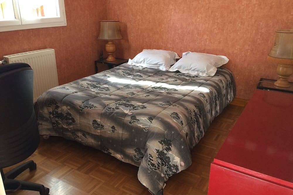 Paraíso de Provenza --- entre vienne y Lyon<br>4 habitaciones dobles para 8 personas. in Saint-Cyr-sur-le-Rhône, Parque Natural Regional de Pilat