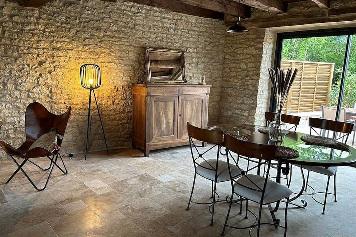 Gîte pour 4 personnes, avec jacuzzi et sauna à Saint-Sozy