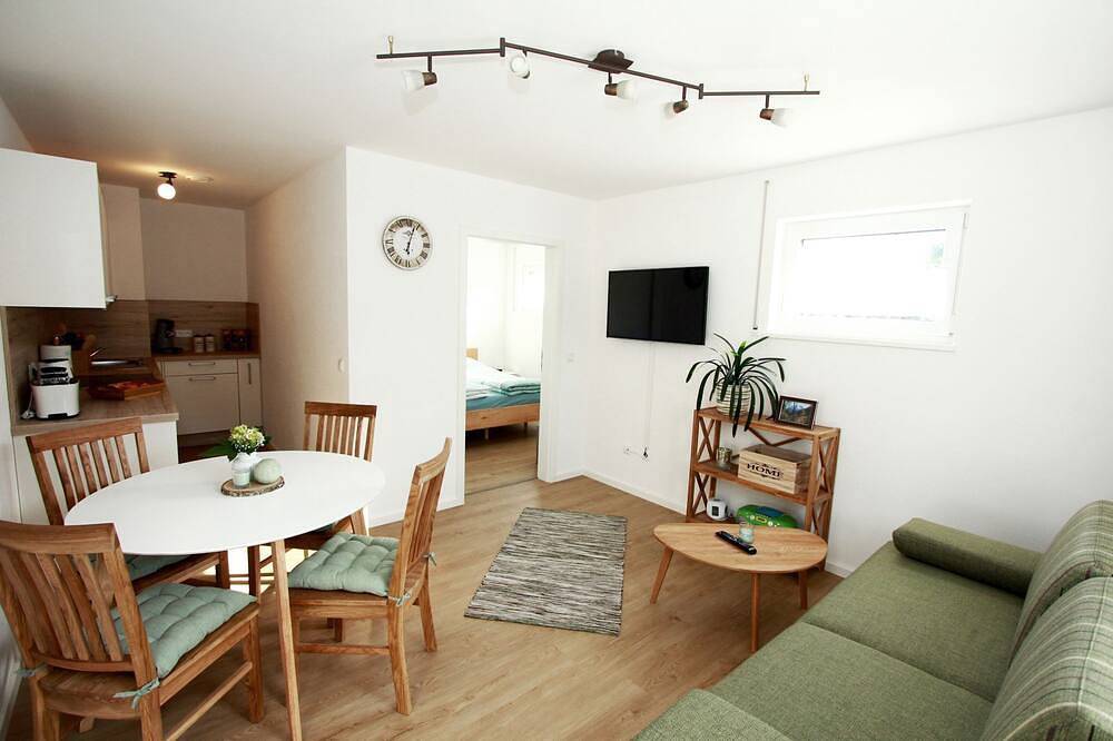 Ganze Wohnung, Ferienwohnung Fembacher, 43qm, 1 Schlafzimmer, herrliche Sonnenterrasse in Schwarzbach, Bad Reichenhall