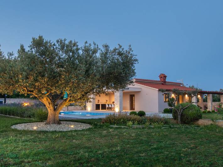 Villa Silentio - Ruhe und Privatsphäre in mediterraner Natur in Strandnähe in Marčana, Südküste Istrien