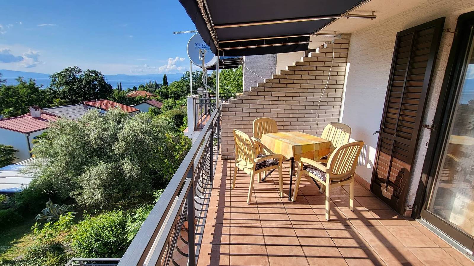 Ganze Wohnung, 1-Zimmer-Ferienwohnung mit Balkon und Meerblick Njivice, Krk A-21763-a in Njivice, Krk