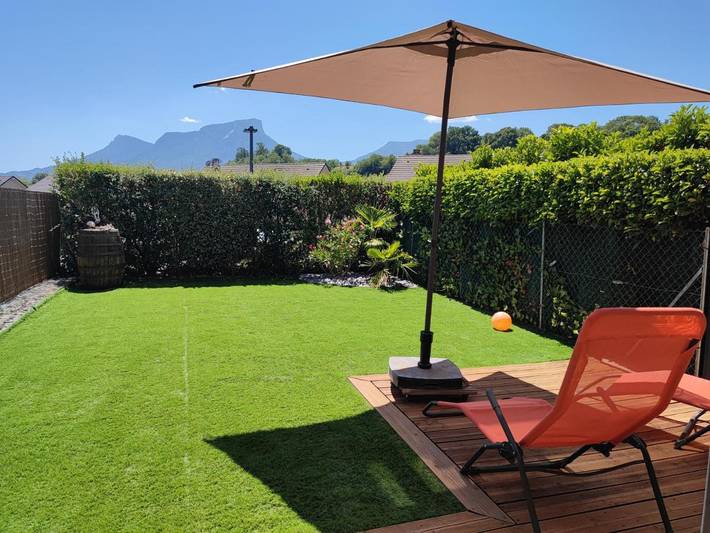 Gîte pour 4 personnes, avec Terrasse ainsi que Jardin et Vue dans Office De Tourisme Challes Les Eaux - 4