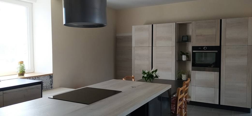 Gîte pour 12 personnes, avec terrasse et jardin